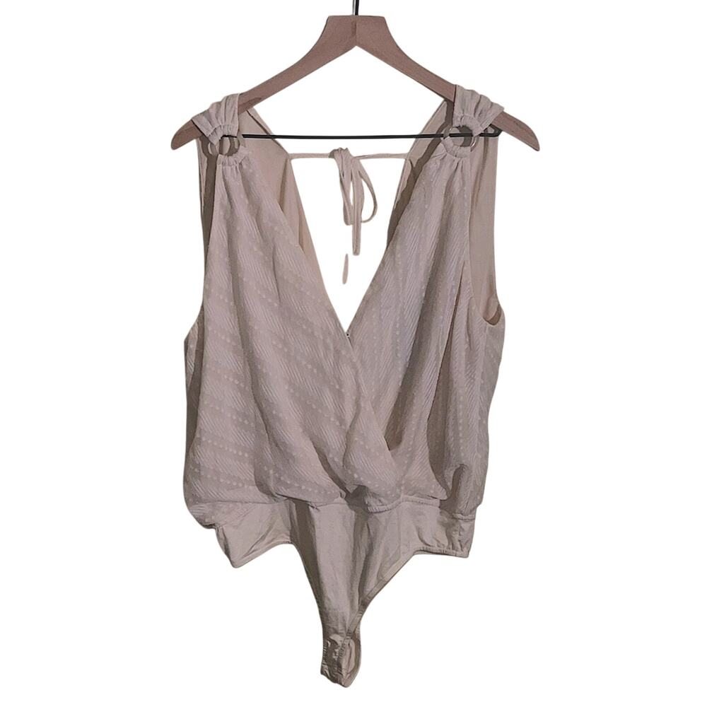 NWT LULUS lightweight textured y2k style Champagne color sleeveless bodysuit XL